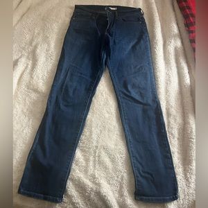 Levi 712 slim fit 29x30 medium wash jeans